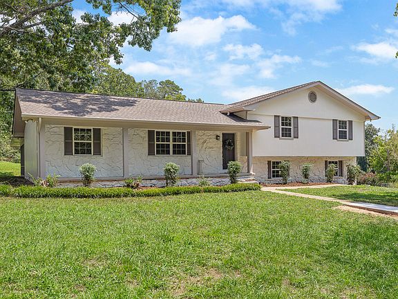 2nd image of 4929 Willow Lawn Dr