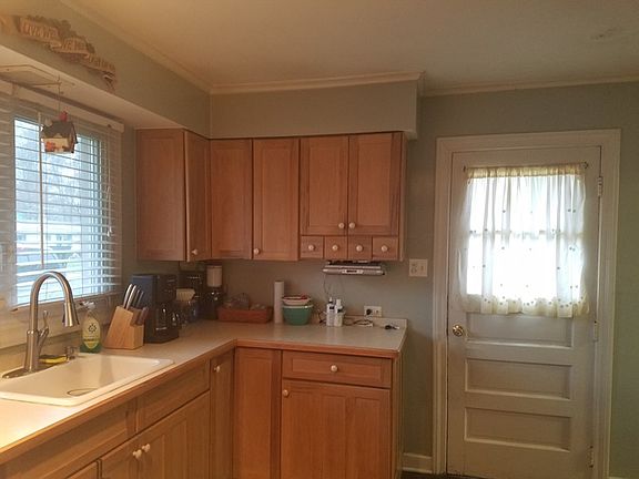 2nd image of 652 E Eisenhower Ave