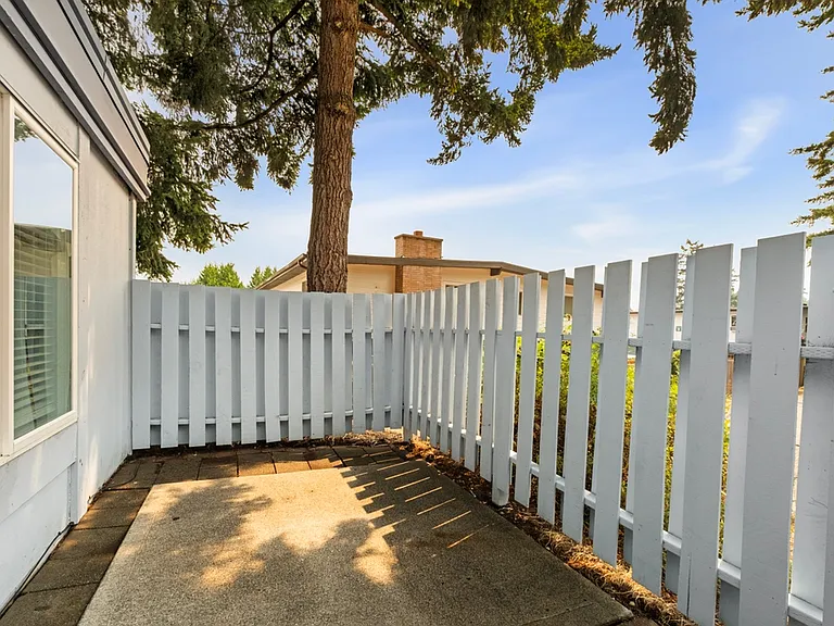 4308 NE Sunset Blvd #U4 — Photo 3
