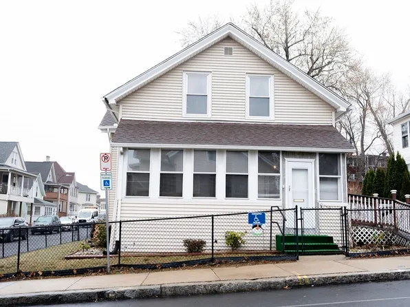 996 Dwight St, Holyoke, MA 01040