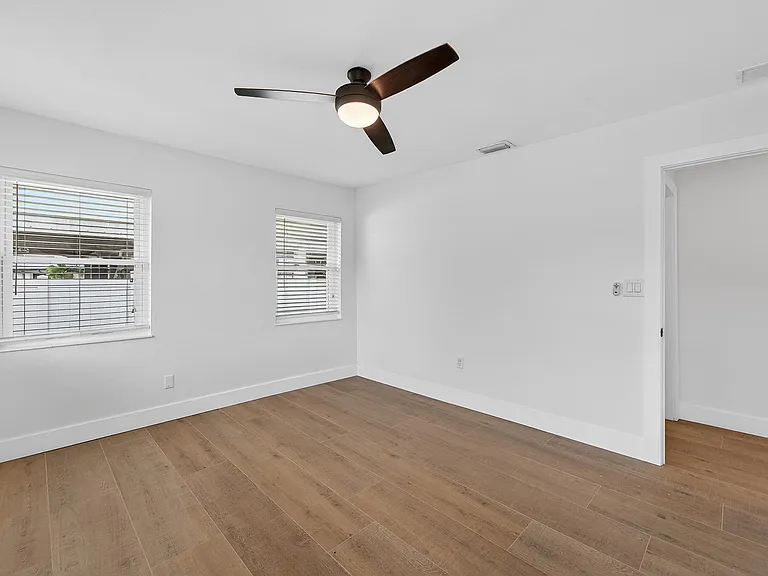 1839 Saint George Dr — Photo 42