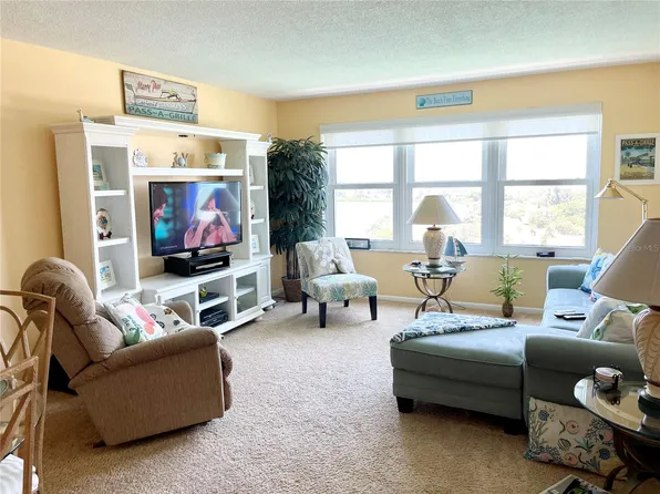 5220 Brittany Dr S, Saint Petersburg, FL