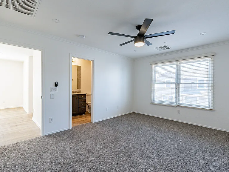 2225 E Sunland Ave — Photo 18