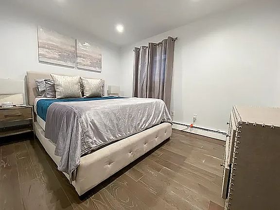 4th image of 406 W 39th St #Townhouse
