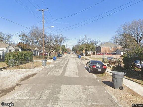 Exterior Neighborhood (street photo)