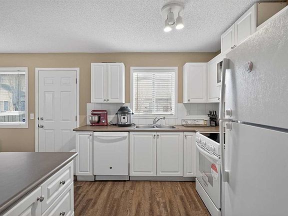 4th image of 260 S Stonemere Pl