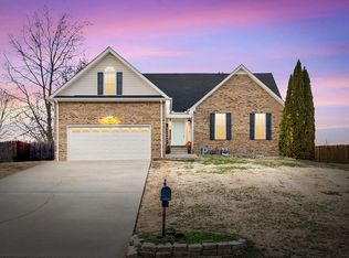 275 Shadyside Ln, Clarksville, TN 37043