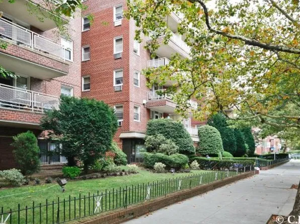 770 Ocean Parkway image 1 of 12
