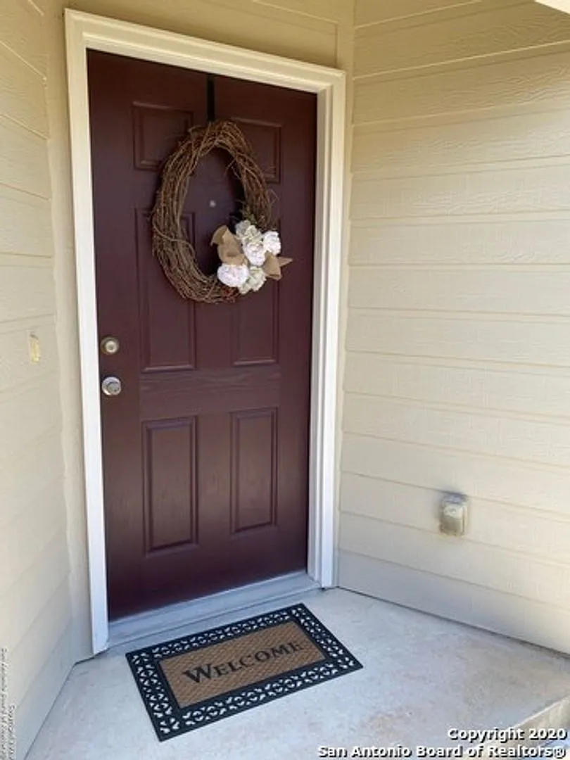 Wonderful home in Copperfield Neighborhood. Realtor Commission: $500 — Photo 3