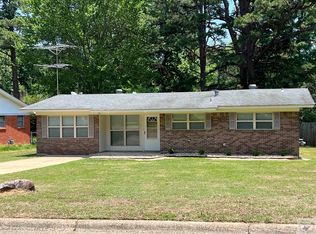 4012 Spring Lake Park Rd, Texarkana, TX 75501