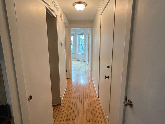 2nd image of 1810 W Wabansia Ave APT 2