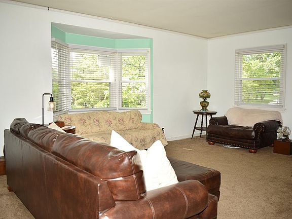 3rd image of 105 Ardmore Dr