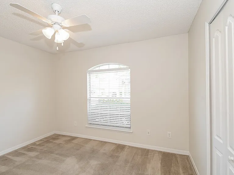 2318 Cherokee Cove Trl — Photo 14