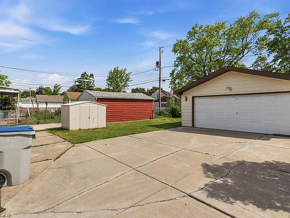 3rd image of 4710 W Sumac PLACE
