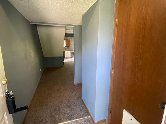 3rd image of 411 NE Churchill St #10263119