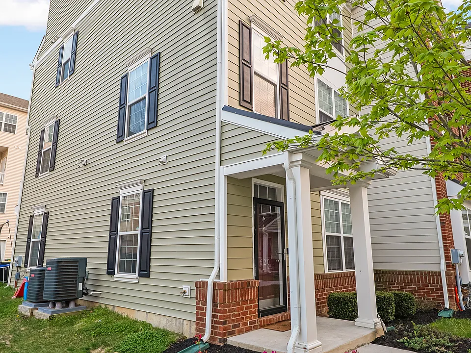 620 McComb Pl