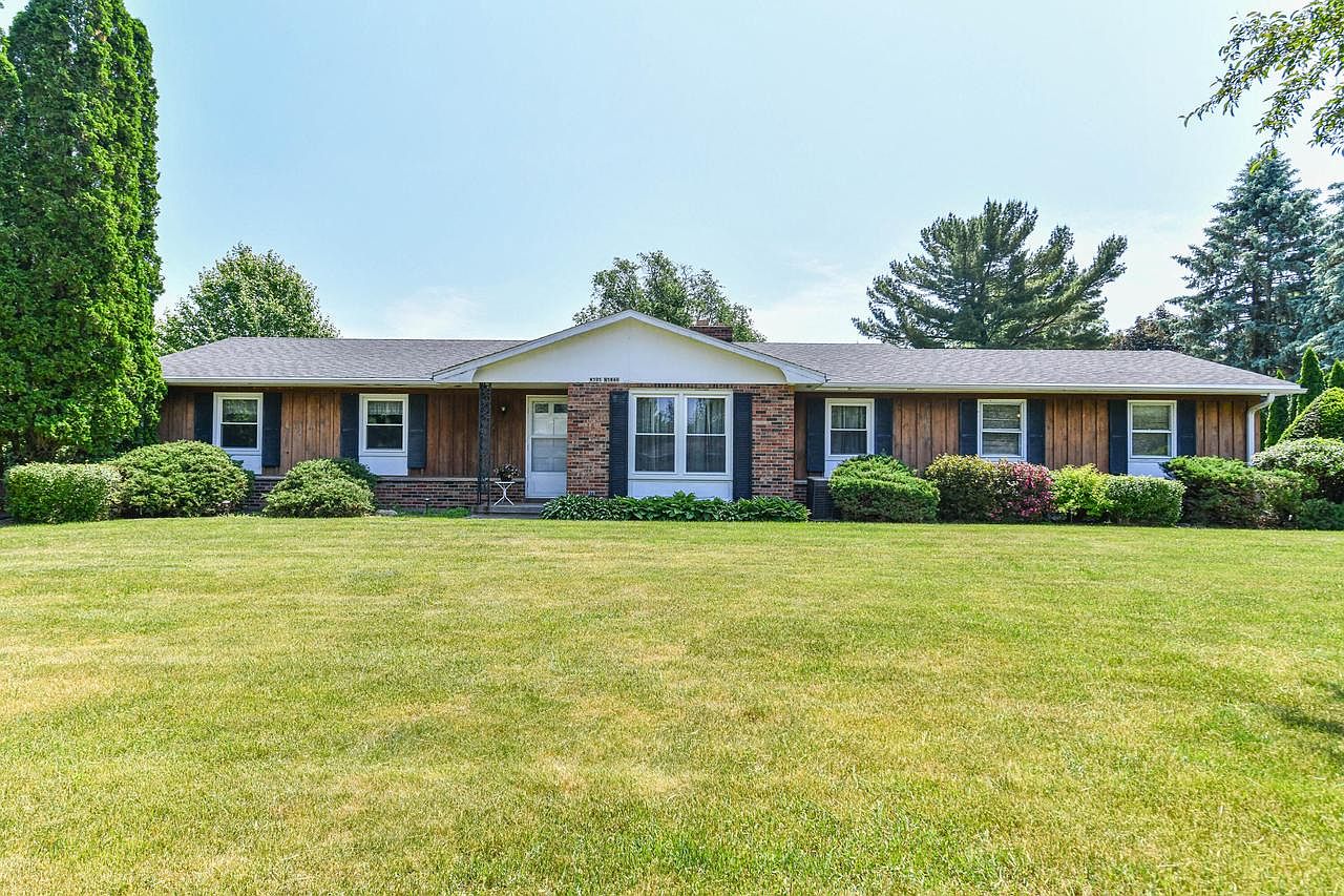 W395N5846 Almar DRIVE, Oconomowoc, WI 53066 MLS 1837594 Zillow
