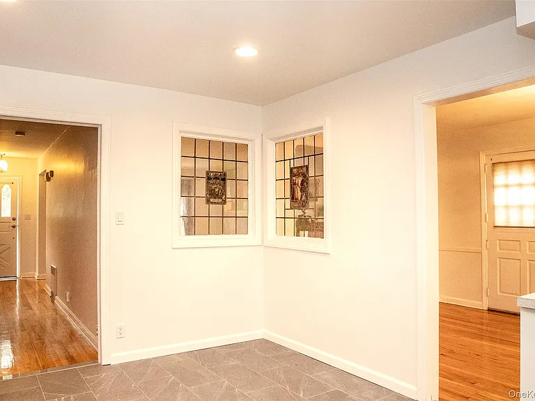 121 Manhasset Ave — Photo 17