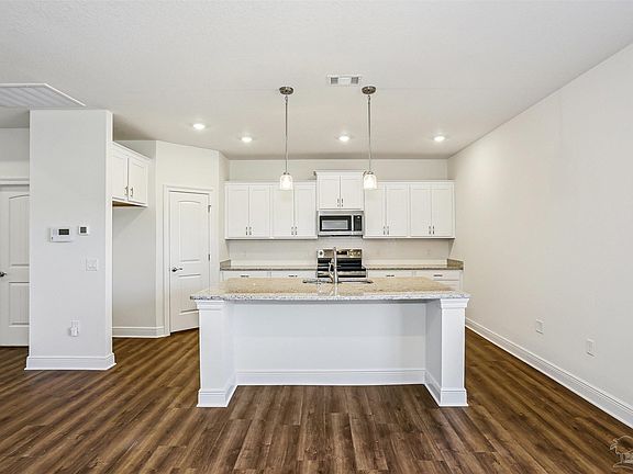 4th image of 8957 Gumwood St
