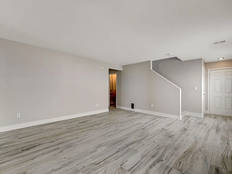 11092 Verismo St — Photo 9