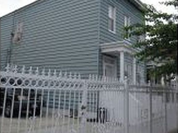 3rd image of 272 Miller Ave