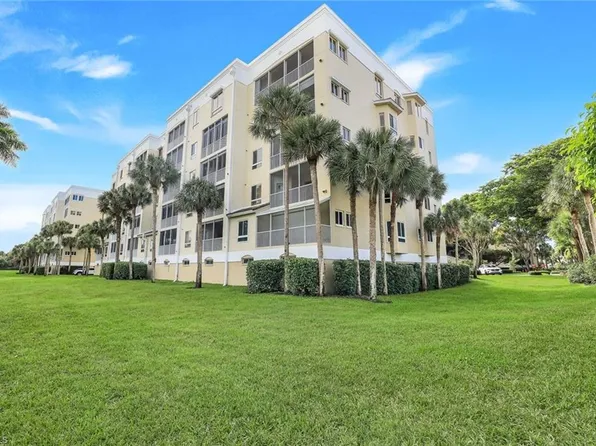 7655 Pebble Creek CIR #404, NAPLES, FL 34108