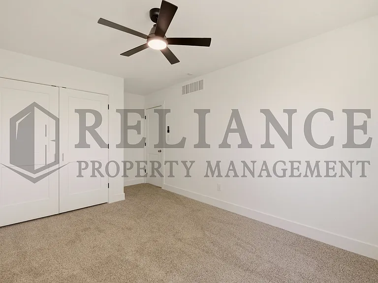 235 Arbor — Photo 37