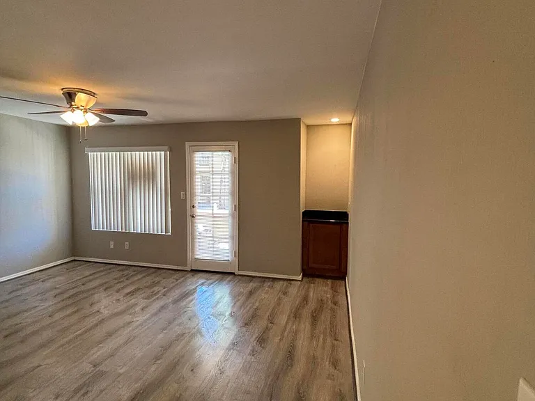8787 E Mountain View Rd #1082 — Photo 17
