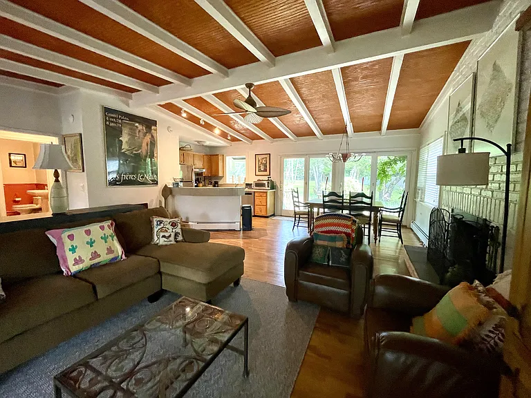 9 Albertines Ln — Photo 13