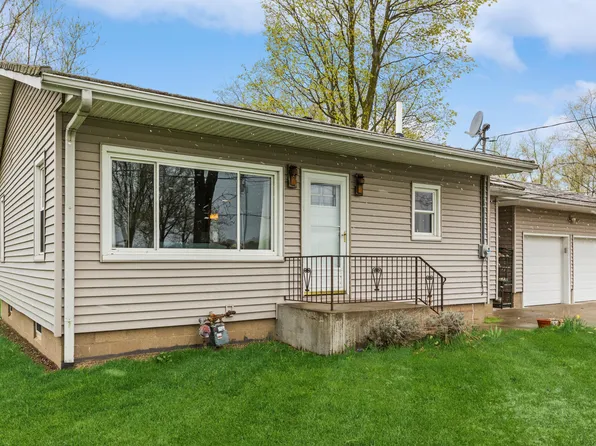 5510 S Roosevelt Rd, Stevensville, MI 49127