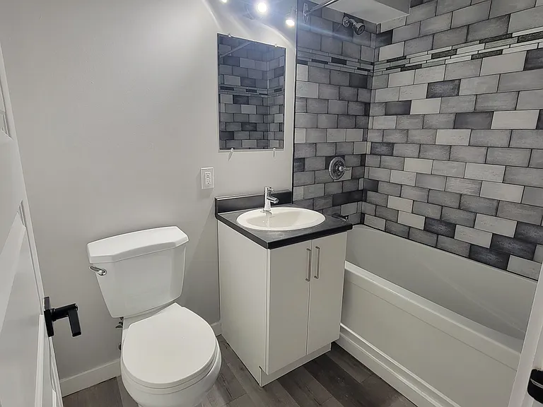 1115 2nd St W — Photo 3