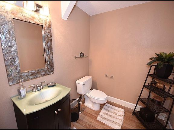 4th image of 6153 Los Robles Dr