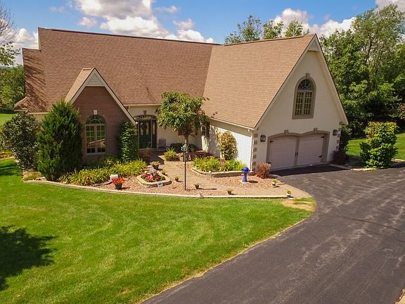 3rd image of 6973 Clematis Cir