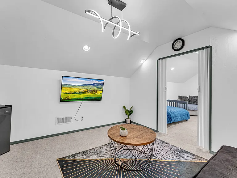 1041 Starlight Loop — Photo 45