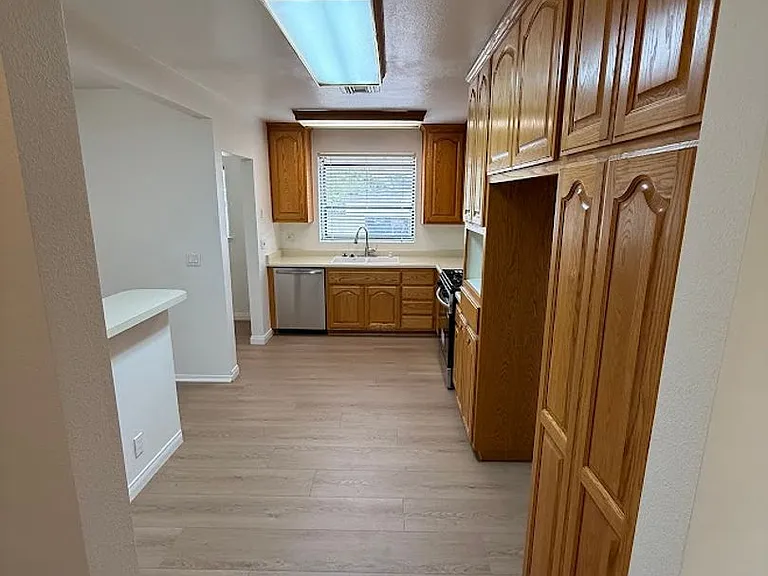10866 Gerald Ave — Photo 9