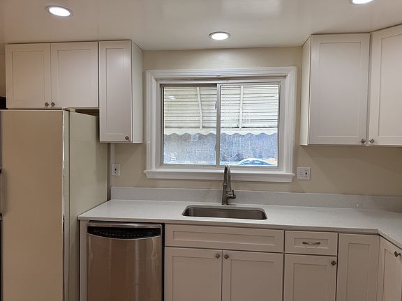 5th image of 9942 Frederick Rd