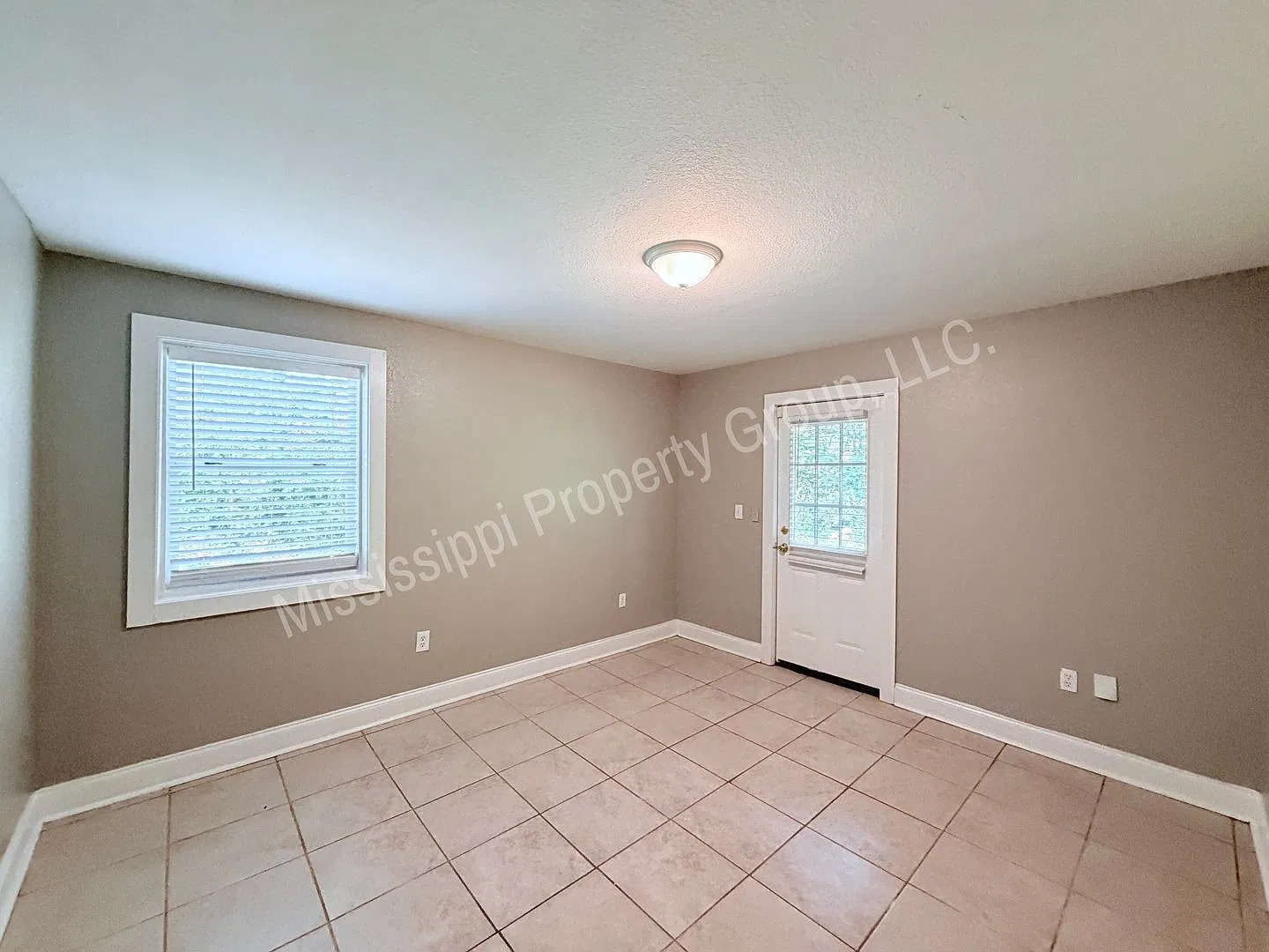 2BR/1BA — Photo 4