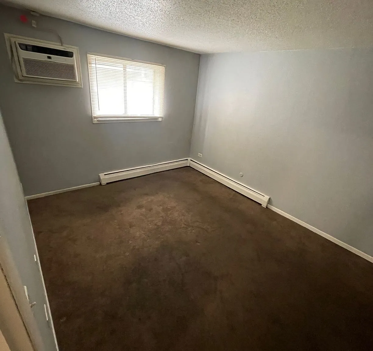 2200 Lewis Ave — Photo 3