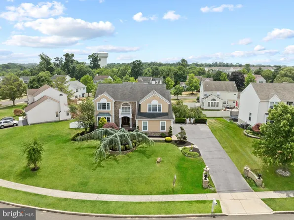 128 Banbury Ave, North Wales, PA 19454