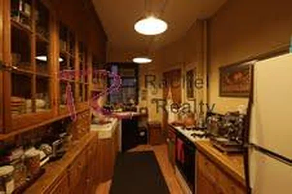 Rented by Rachel Realty | media 7