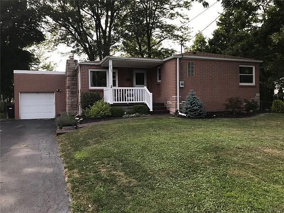 3rd image of 2195 Como Park Blvd
