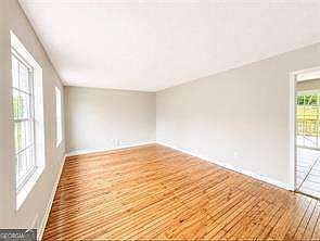 4th image of 6692 Cambridge Dr