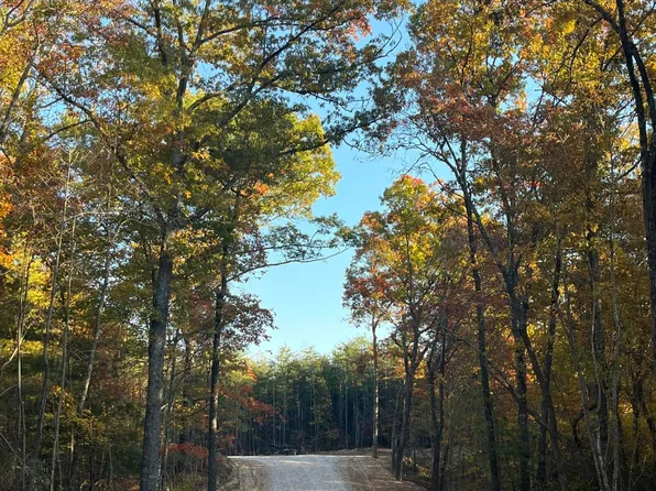 111 Cherokee Path, Tellico Plains, TN 37385