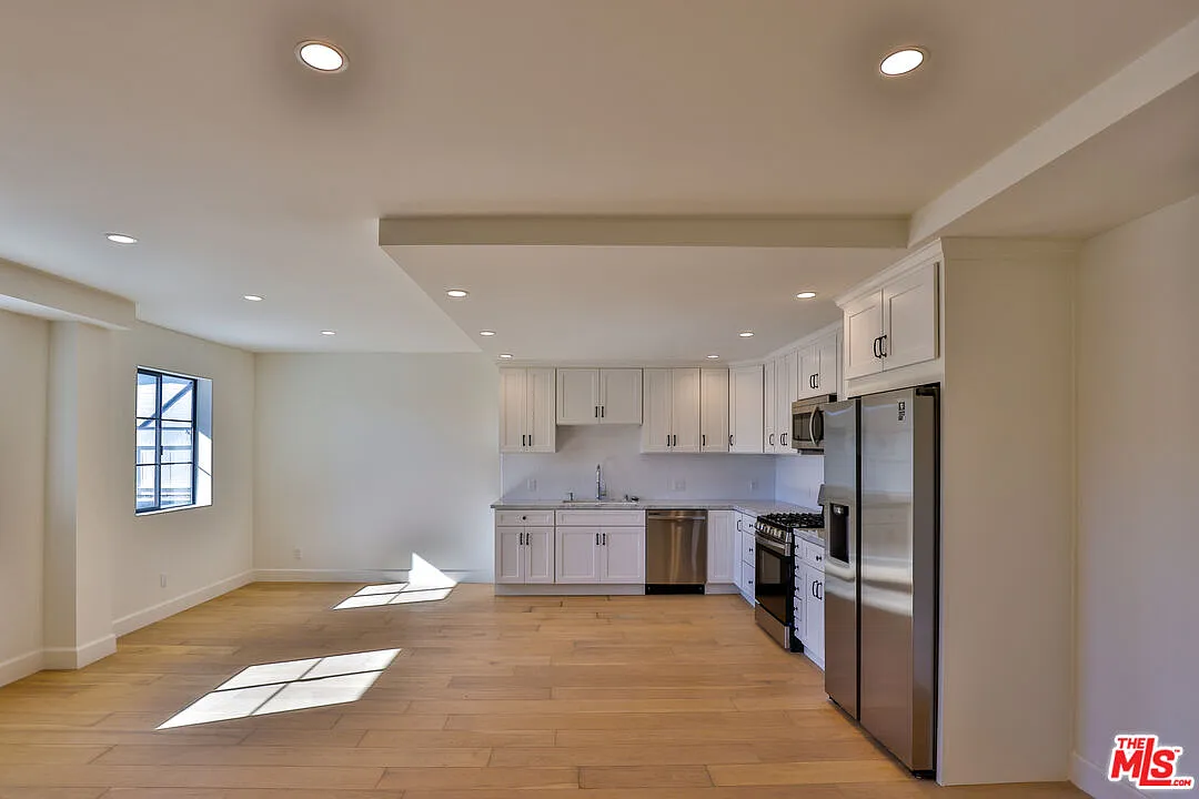 1 bed, 1.0 bath, 800 sqft, $7,000 — Photo 4