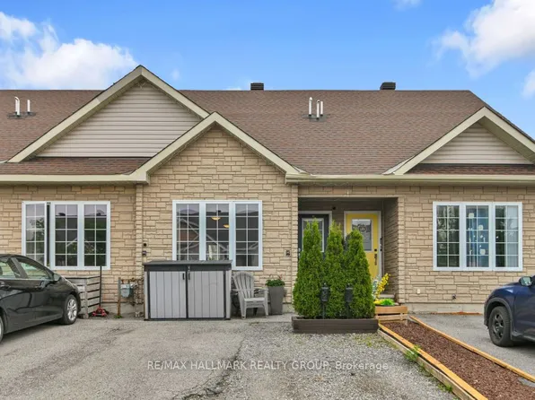 17 Spicer St, Carleton Place, ON K7C 4S3