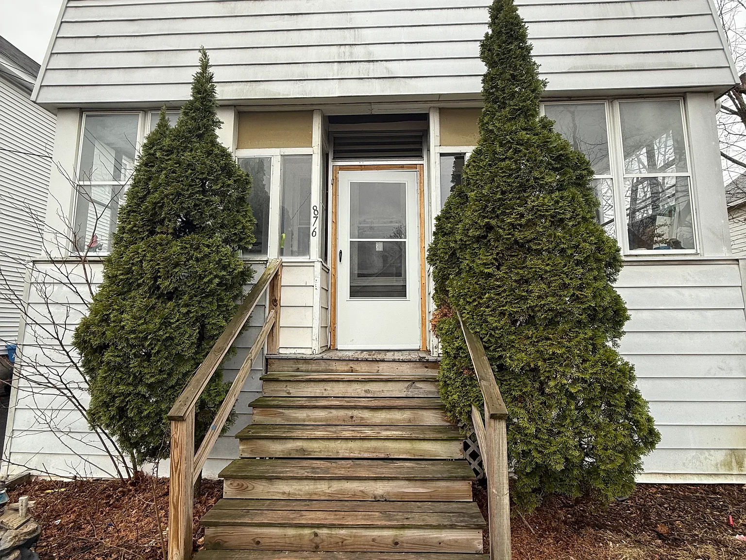 3 bed, 1365 sqft, $1,900 — Photo 2