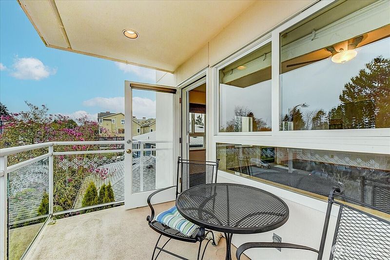 5th image of 1527 California Avenue SW #301