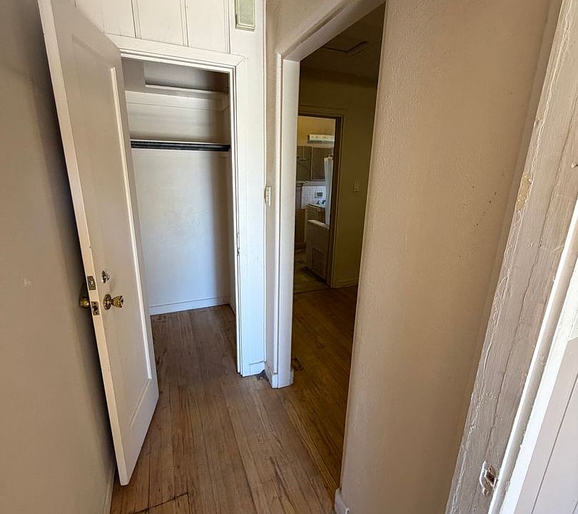 1st image of 113 Girard Blvd SE #B