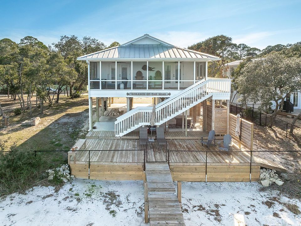 1st image of 203 Harbor Cir