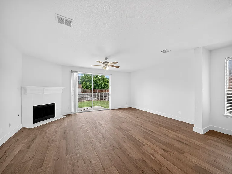 11630 La Grange Dr — Photo 4